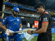 آئی پی ایل: روہت شرما بلے کی جانچ کے دوران امپائر پر برہم ہوگئے، ویڈیو وائرل