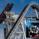 رولر کوسٹر 130 فٹ بلندی پر معلق، دیکھنے والوں کو فائنل ڈسٹینشن کا خوفناک حادثہ یاد آگیا