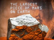 زمین پر ملنے والی مریخ کی سب سے بڑی چٹان اربوں روپے میں نیلام