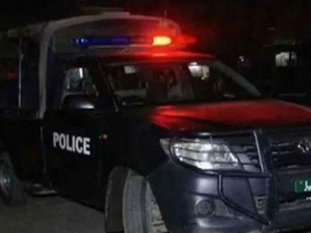 کراچی، پولیس پر فائرنگ کرنے والا ڈکیت زخمی حالت میں گرفتار