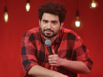 وائرل بھارتی کامیڈین سمے رائنا کی دولت کتنی ہے؟ حیران کن انکشاف