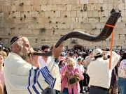 صیہونی افواج نے تاریخی ابراہیمی مسجد کو کرفیو لگا غیر قانونی آباکاروں کیلیے کھول دیا 