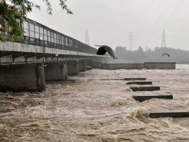 بھارتی آبی  جارحیت جاری؛ دریائے ستلج میں اونچے درجے کا سیلاب، چناب اور راوی کی بھی سطح بلند