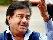 شتروگھن سنہا نے پورے بھارت میں گائے کے گوشت پر پابندی کا مطالبہ کردیا