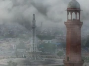 پنجاب اسموگ، ہائیرایجوکیشن کا اسکولز اور کالجز بند کرنے سے انکار، بچوں کو حاضری یقینی بنانے کی ہدایت