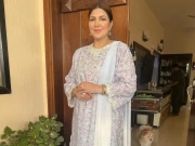 داماد کے سامنے ایسا کرتے ہوئے شرم نہیں آتی؟ شگفتہ اعجاز ماڈلنگ کرنے پر تنقید کا شکار