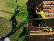 پی ایس ایل: شاہین آفریدی صفر پر آؤٹ ہونے پر غصے میں آگئے، بیٹ توڑ ڈالا