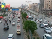 شاہراہ فیصل پر عمارتوں کی تزئین و آرائش اور سولر لائٹس لگانے کا کام جاری