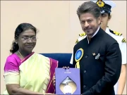 شاہ رخ خان کو 33 سال بعد بالآخر پہلا نیشنل فلم ایوارڈ مل گیا