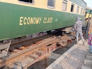 لاہور سے کراچی جانے والی شالیمار ایکسپریس کو  حادثہ، ٹرینوں کا شیڈول متاثر