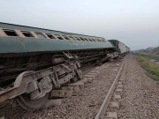 کراچی سے لاہور جانے والی شالیمار ایکسپریس ٹرین کو حادثہ، متعدد مسافر زخمی