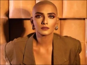 اکشے کمار کی ساتھی اداکارہ نے اپنا سر کیوں منڈوا لیا؟