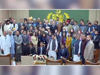 پختونخوا کو 15 سال میں 800 ارب روپے دیے گئے،  ترقی نظر نہیں آتی، وزیراعظم