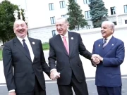 وزیراعظم کی ترک اور آذربائیجان کے صدور کے ساتھ خوشگوار ملاقات، چہل قدمی