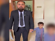 سندھ پولیس کا کارنامہ، تین سالہ بچہ دھمکیاں دینے اور چوری کے مقدمے میں نامزد