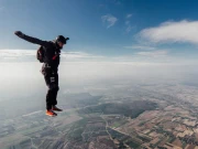 14 ہزار فٹ سے زمین پر گرنے کے باوجود آئی فون ٹھیک حالت میں مل گیا