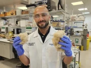 بالوں سے بنا عجیب و غریب ٹوتھ پیسٹ