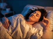 سردی میں نیند زیادہ کیوں آتی ہے؟ وجوہات اور مؤثر حل