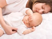 دودھ پلانے کے دوران سورہی مائیں بچوں کیلئے موت کا خطرہ پیدا کردیتی ہیں