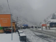 خیبر پختونخوا، آزاد کشمیر اور گلگت بلتستان میں برفباری، سیاحوں نے بالائی علاقوں کا رخ کرلیا