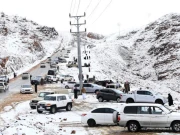 سعودی عرب میں دہائیوں بعد برفباری، بہاڑی علاقے برف سے ڈھک گئے، ویڈیوز وائرل