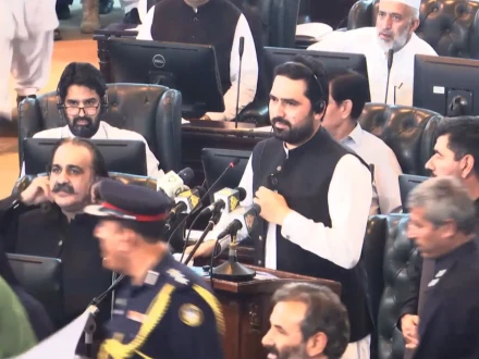 وزیراعلیٰ سہیل آفریدی نے بجٹ پیش کیا—فوٹو: اسکرین گریب