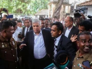 سری لنکا کو مالی اور سیاسی بحران سے نکالنے والے سابق صدر کرپشن الزامات پر گرفتار  