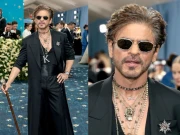 سوشل میڈیا صارفین نے کنگ خان کے میٹ گالا لُک کو جانی ڈیپ کی کاپی قرار دے دیا 