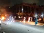 ایمپریس مارکیٹ کے قریب تجاوزات کے خلاف کارروائی، مشتعل افراد نے علاقہ میدان جنگ بنا دیا