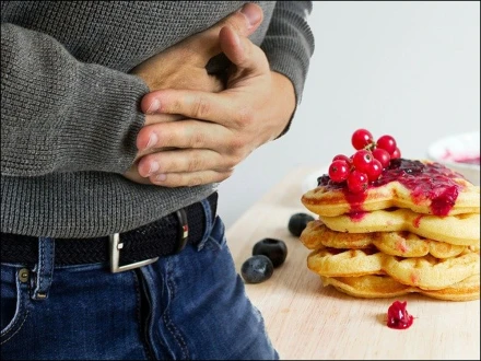 رمضان میں معدے کے مسائل سے بچاؤ کیسے ممکن؟ لیموں اور اناردانہ کا مفید نسخہ