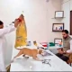 بھارت میں آوارہ کتوں کے خلاف انوکھا احتجاج، مظاہرین نے انتظامیہ کے دفتر میں کتے چھوڑ دیے