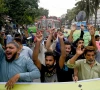 لاہور، گیس کی بندش اور مہنگائی کے خلاف شہری سڑکوں پر نکل آئے