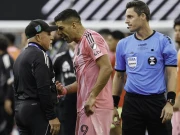 سواریز کو حریف کوچ پر تھوکنا مہنگا پڑ گیا، پابندی عائد