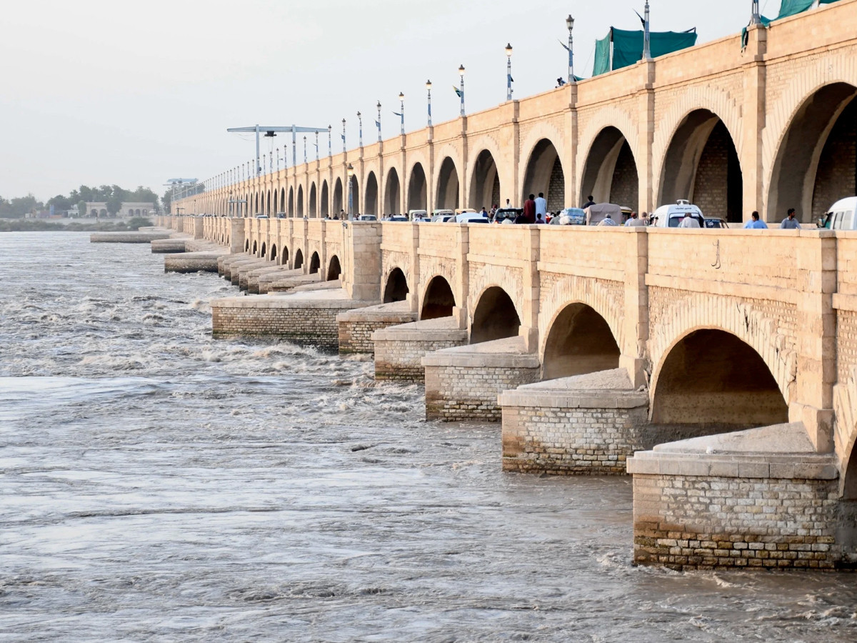 پنجاب کے دریاؤں میں پانی کی سطح میں کمی، دریائے سندھ میں اونچے درجے کا سیلاب