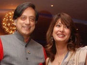 سونندا پشکر کیس: ششی تھرور پر قتل کا الزام یا سیاسی انتقام؟