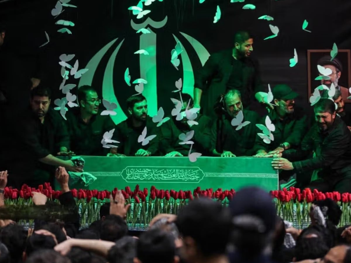 خامنہ ای کے جنازے کے دوران حملہ ہوا تو نتائج سنگین ہوں گے، ایران نے کھلی وارننگ جاری کر دی