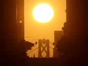 سائنس دانوں نے سورج کی تپش کم کرنے کیلیے کمر کس لی!