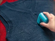 سویٹر پر روؤں کو ختم کرکے بالکل نیا جیسا بنانے کے آزمودہ گھریلو طریقے