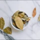 کچن میں استعمال ہونے والے یہ عام پتے باتھ روم میں خوشبو کےلیے بھی کارآمد