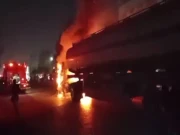 کراچی: تیز رفتار آئل ٹینکر نے موٹر سائیکل سوار کو روند دیا