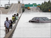 امریکی ریاست ٹیکساس میں شدید بارشوں اور سیلاب نے زندگی مفلوج کردی، 43 ہلاک