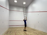 امریکا: ٹھوڑی پر سیڑھی سنبھالنے کا انوکھا ریکارڈ