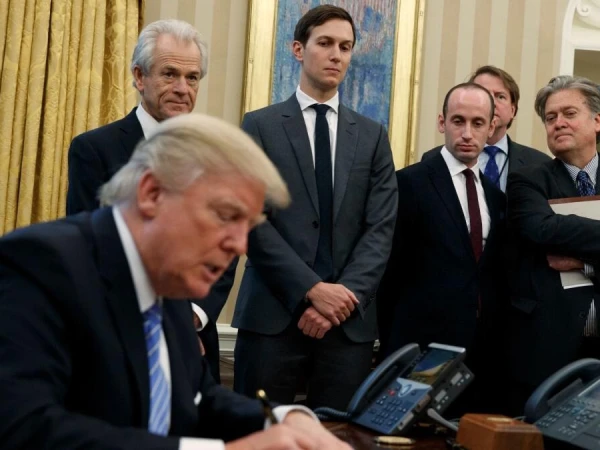 جنگ کا 15واں روز، امریکا ایران میں اپنی فتح کا اعلان کرے اور وہاں سے نکل جائے، مشیر کا ٹرمپ کو مشورہ