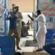 قسطوں کے سامان کی رقم کا تنازع؛ دکان میں ماں بیٹے پر تشدد کی فوٹیج سامنے آگئی