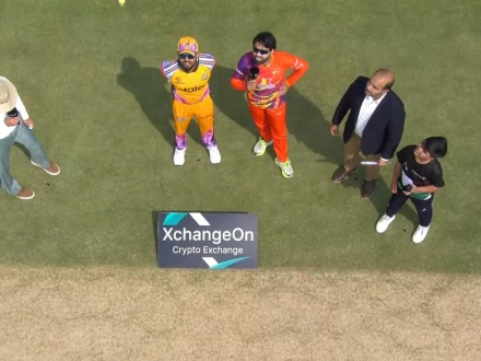 پی ایس ایل: راولپنڈیز کا پشاور کیخلاف ٹاس جیت کر پہلے بیٹنگ کرنے کا فیصلہ