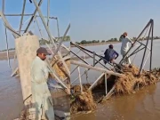 دریائے ستلج کے قریب 11کے وی پی ایل یو فیڈر کی دریا کی کراسنگ کے لئے لگائے132کے وی کے 2 ٹاور گرگئے