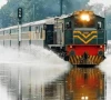 کراچی میں تیز بارش، اندرون ملک جانے والی تمام ٹرینوں کو اضافی اسٹاپ دے دیا گیا