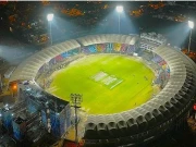 ٹرائنگولر سیریز، چوکوں چھکوں کا طوفان لاہور سے کراچی منتقل