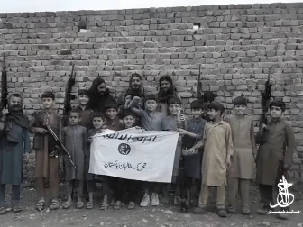 ٹی ٹی پی کے خوارج کا اصل چہرہ بے نقاب، بچوں کے ہاتھوں میں بندوق تھما دی