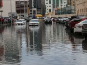 یو اے ای میں قیامت خیز بارشیں، پروازیں منسوخ، سڑکیں تالاب بن گئیں